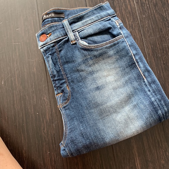 ☀️Hump Day Happiness SALE☀️
🇺🇸Excellent Condition J Brand Jeans- size 25 - Picture 11 of 11